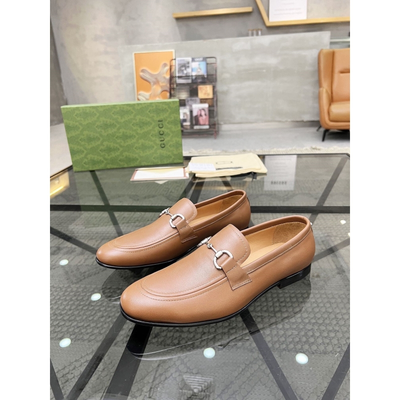G*u*i leather shoes